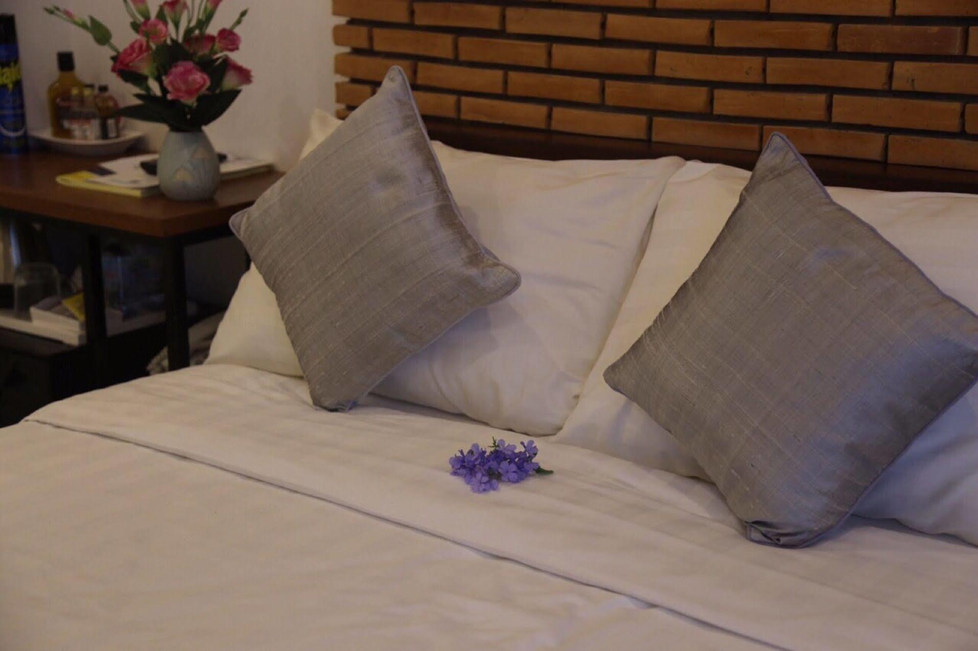 The Blue Corner Boutique Hotel Phnompen Kültér fotó
